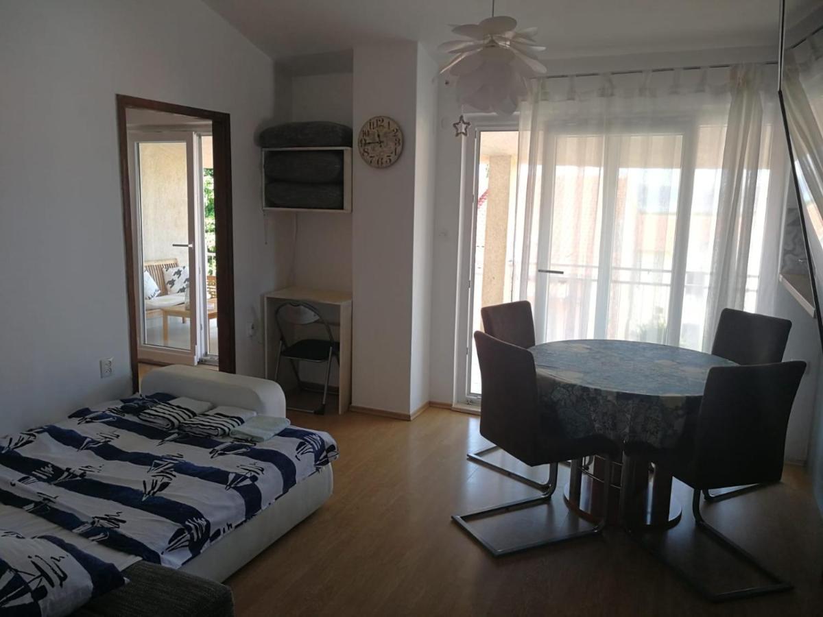 Apartmani Nea Biograd Na Moru Exterior photo